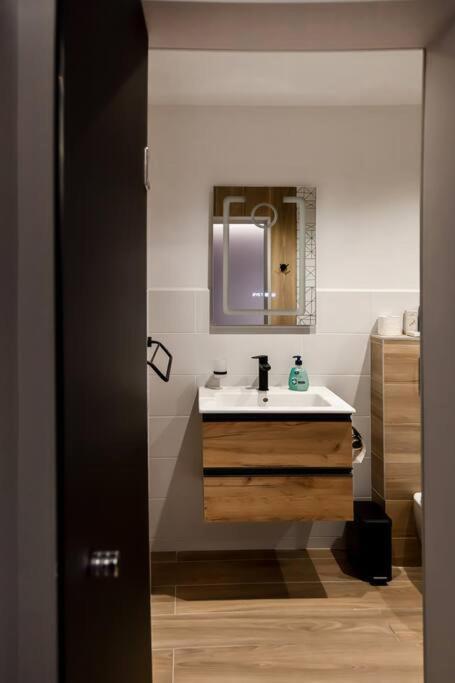 Very Spacious & Modern 3Bed Near Airport & Centre Sofia Exterior photo
